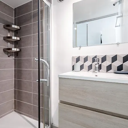 Valentine By Terry's Homes קאן