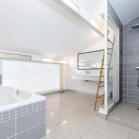 Valentine By Terry's Homes וילה